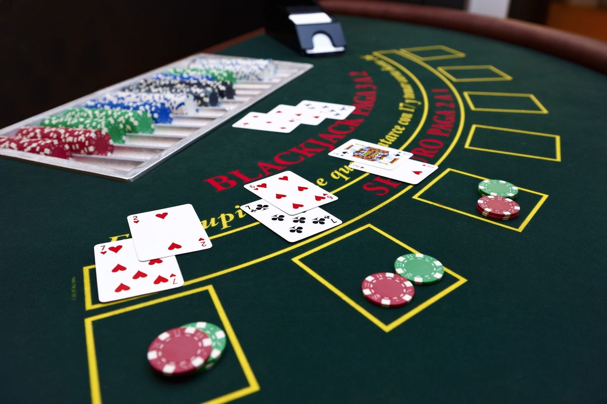 پاکستان میں iHostPoker Casino Parties کا آن لائن کیسینو سیکشن کھولیں۔